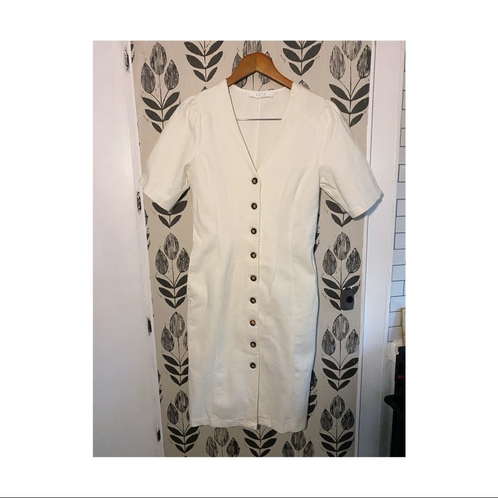 ASTR the label, button-up White denim dress
